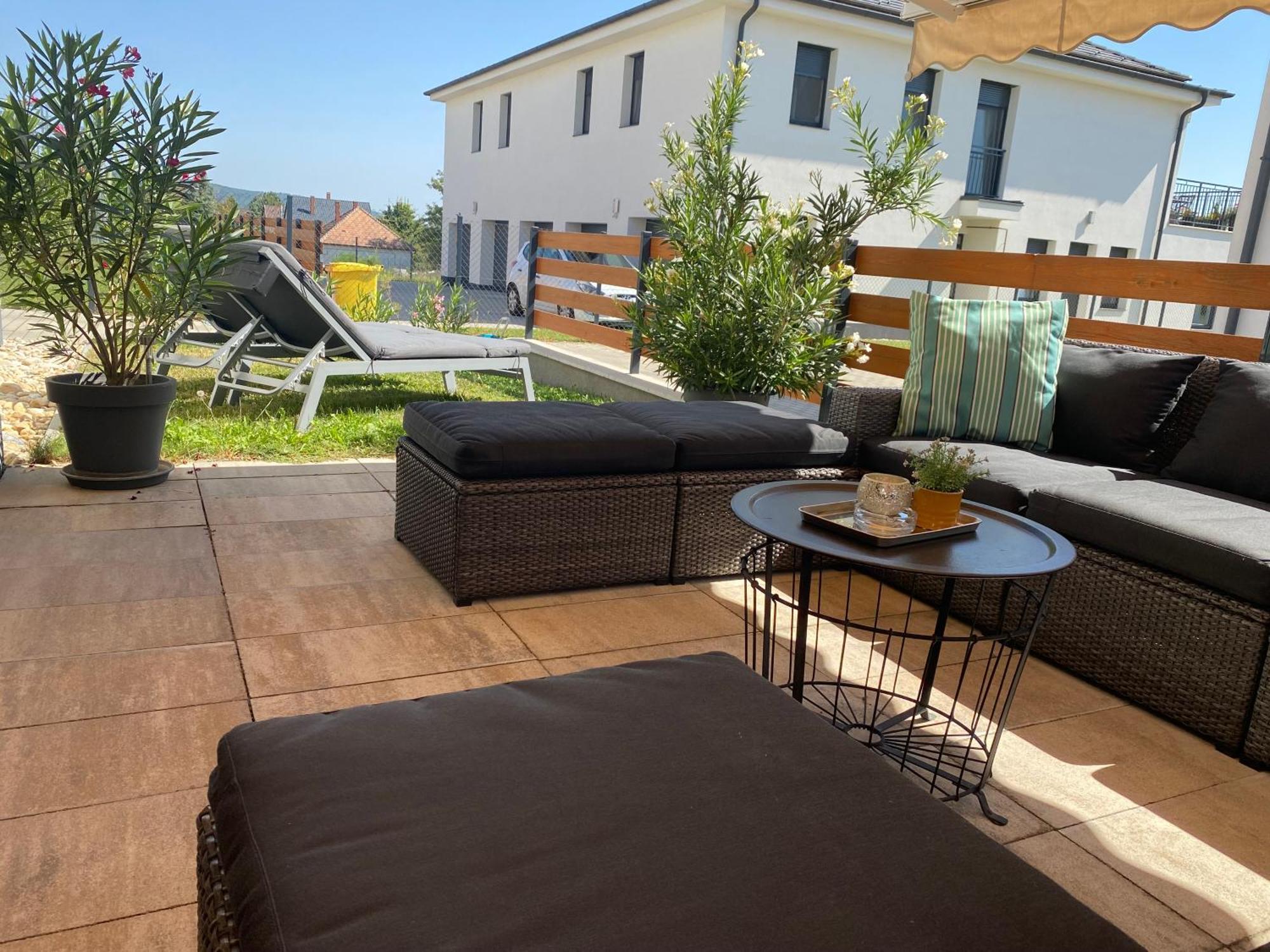 Nest2 Apartments Keszthely Ngoại thất bức ảnh