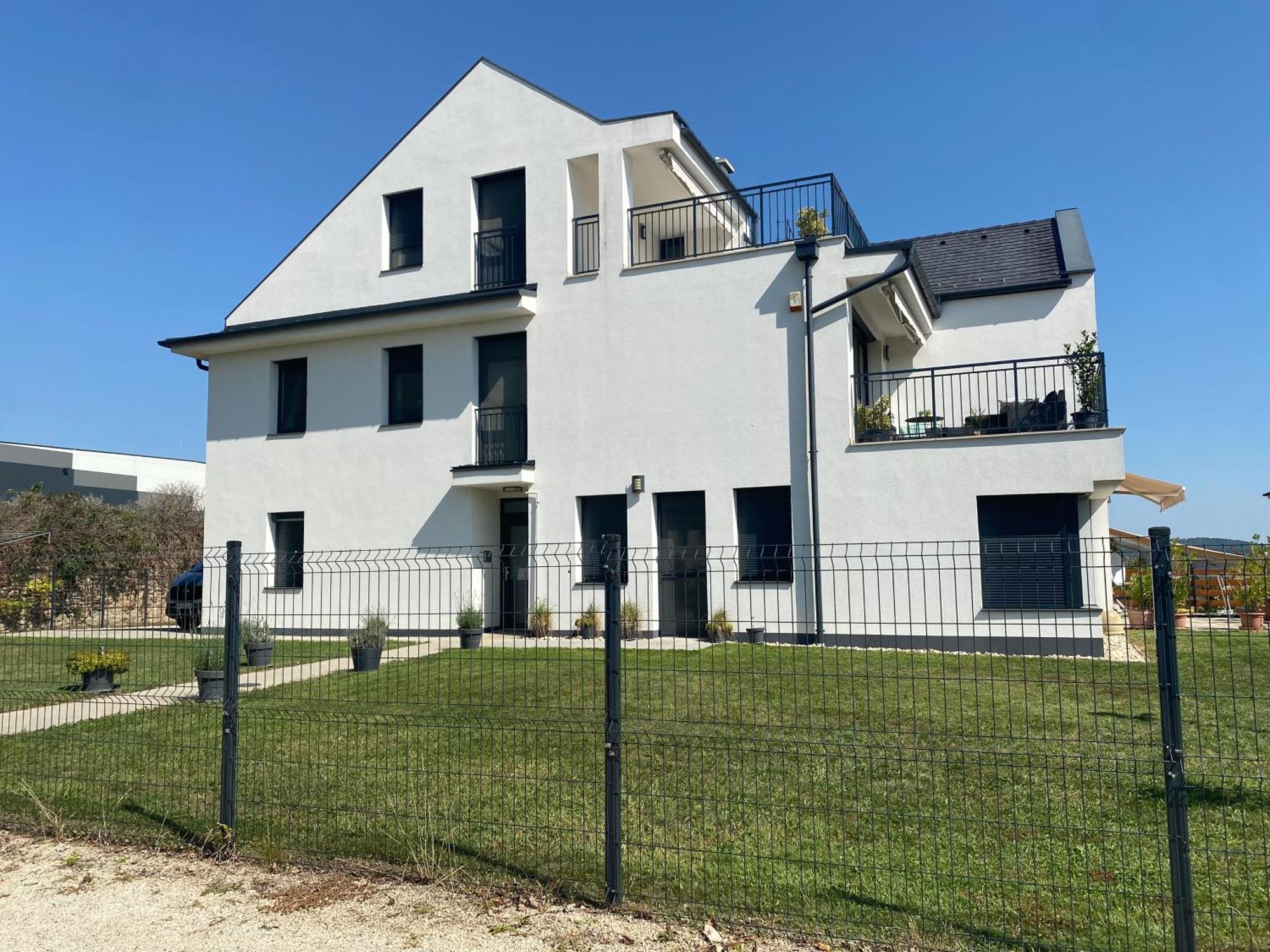 Nest2 Apartments Keszthely Ngoại thất bức ảnh