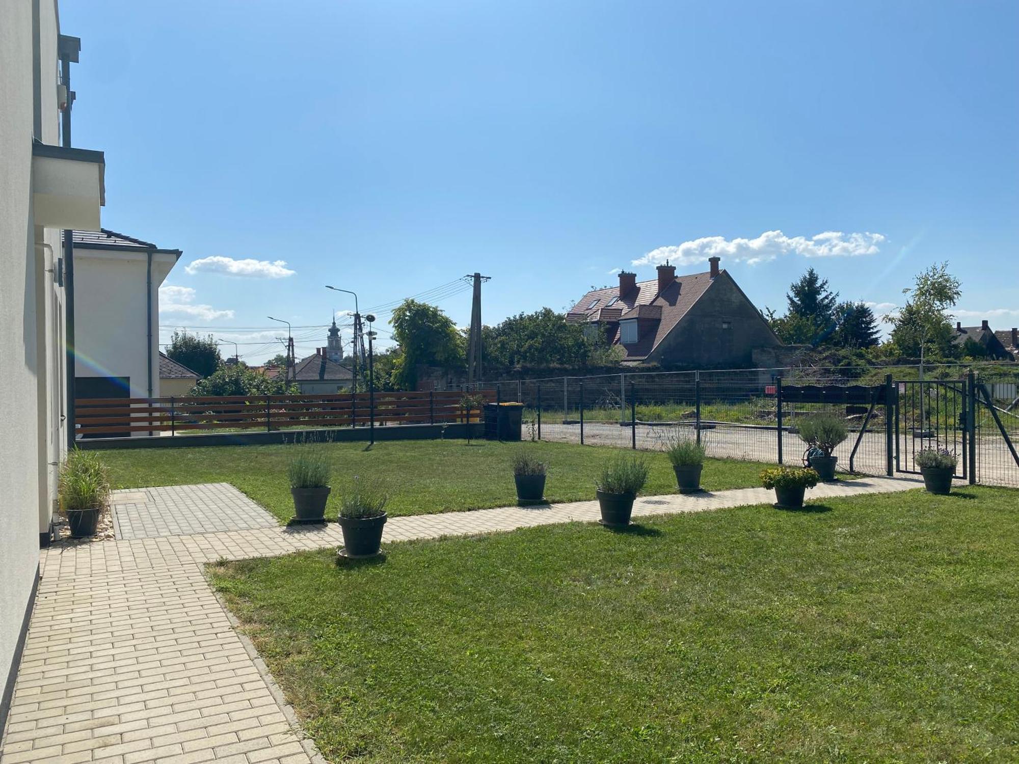 Nest2 Apartments Keszthely Ngoại thất bức ảnh